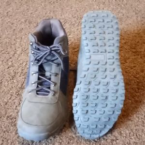 Reserved Footwear boots, gray and blue size 8.5
